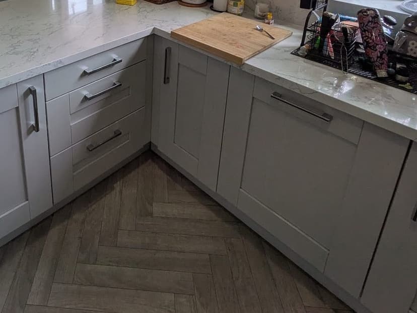 Reddish kitchen before respray